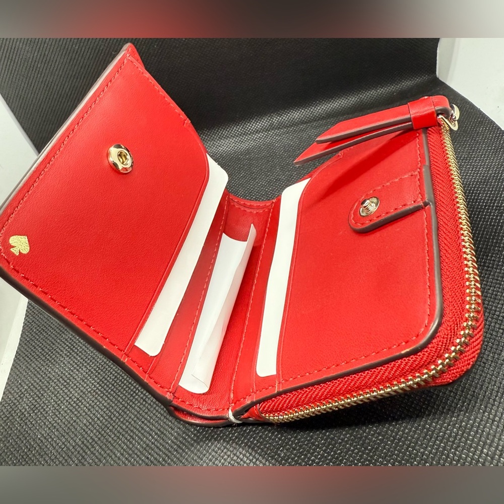 🩷♠️🩷KATE SPADE🩷♠️🩷Pink Multi Cameron Gifts Printed Bifold Wallet/NWOT - Picture 4 of 6